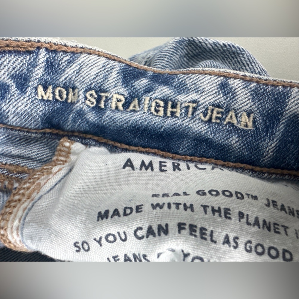 American Eagle Mom Straight Jean Womens Size 4 Destroyed Light Wash Denim - Picture 6 of 14